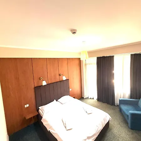 Promenada Hotel 3*